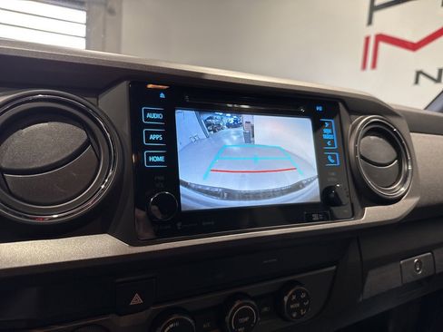Used 2019 Toyota Tacoma TRD Sport image 23