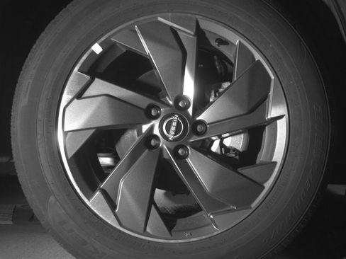 Used 2025 Nissan Rogue SV FWD image 13
