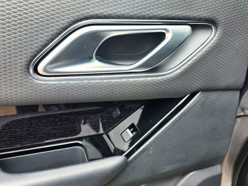 Used 2020 Land Rover Range Rover Velar S image 45