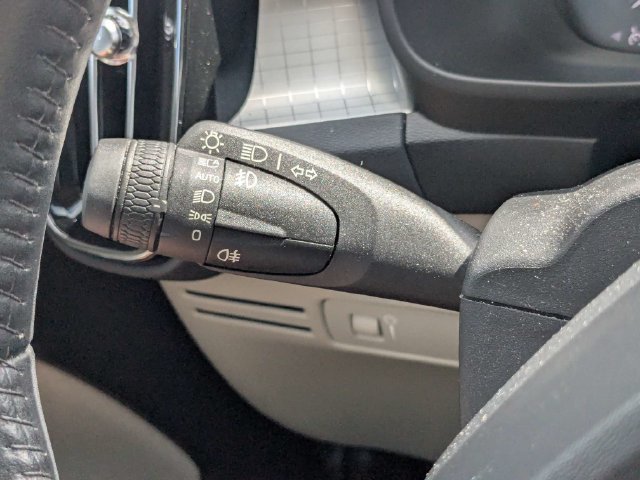 Used 2020 Volvo XC40 T5 Momentum w/ Protection Package Premier AWD/4WD image 27