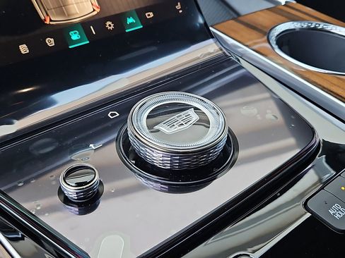 New 2026 Cadillac Escalade Platinum Sport w/ LPO, ONYX Package image 18