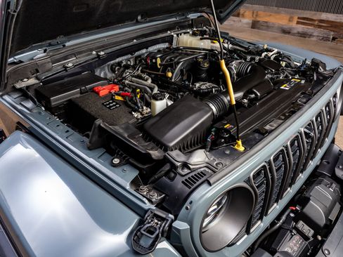 Used 2024 Jeep Wrangler Unlimited Rubicon image 42