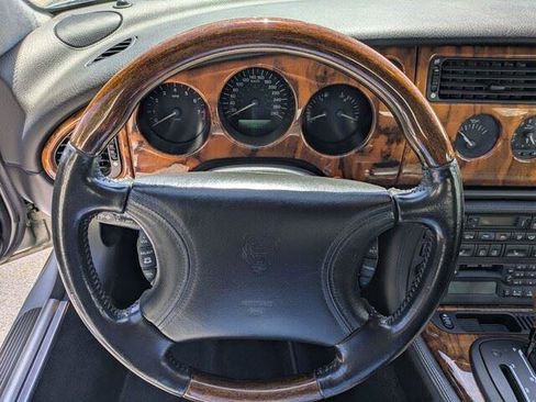 Used 1998 Jaguar XK8 Convertible image 17