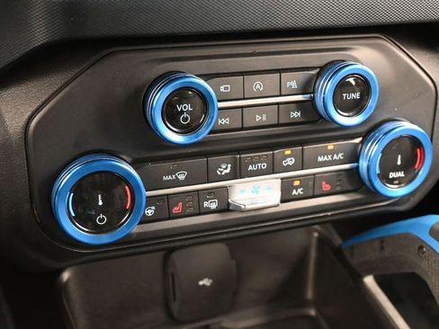 Used 2022 Ford Bronco Outer Banks w/ Sasquatch Package AWD/4WD image 21