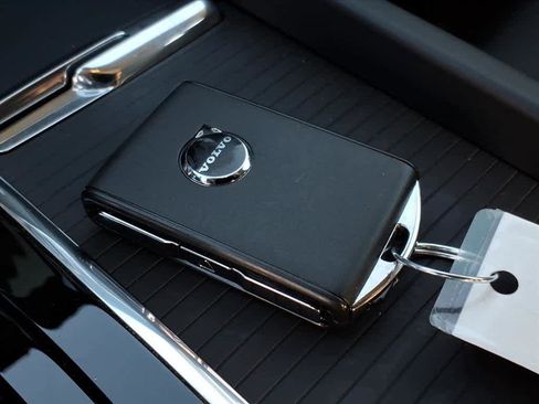 Used 2025 Volvo S60 B5 Core image 41