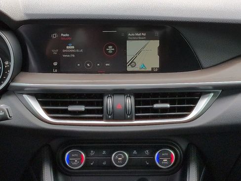 Used 2023 Alfa Romeo Stelvio Ti image 18