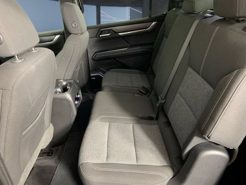Used 2025 GMC Acadia Elevation AWD/4WD image 15