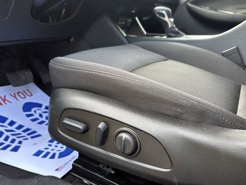 Used 2025 Chevrolet Malibu LT image 11