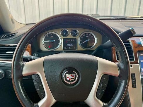 Used 2013 Cadillac Escalade ESV Platinum AWD/4WD image 21