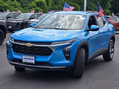 Certified 2025 Chevrolet Trax LT FWD image 6