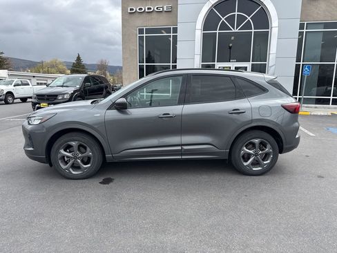 Used 2024 Ford Escape ST-Line w/ Tech Pack #1 AWD/4WD image 8