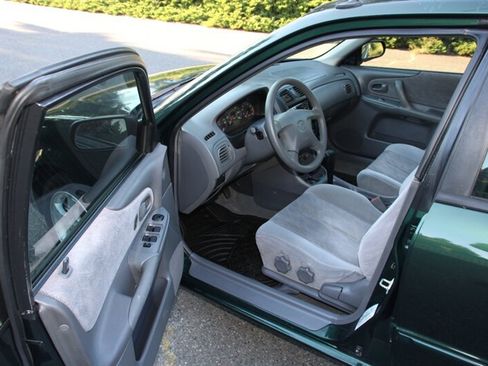 Used 1999 MAZDA Protege ES FWD image 5