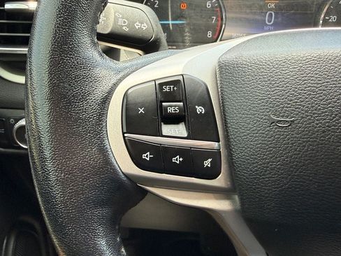 Used 2022 Ford Explorer XLT w/ Equipment Group 202A AWD/4WD image 21
