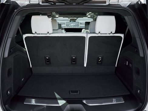 Used 2026 Cadillac Escalade V image 23