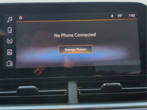 Used 2024 Chevrolet Trax ACTIV w/ Sunroof Package image 21