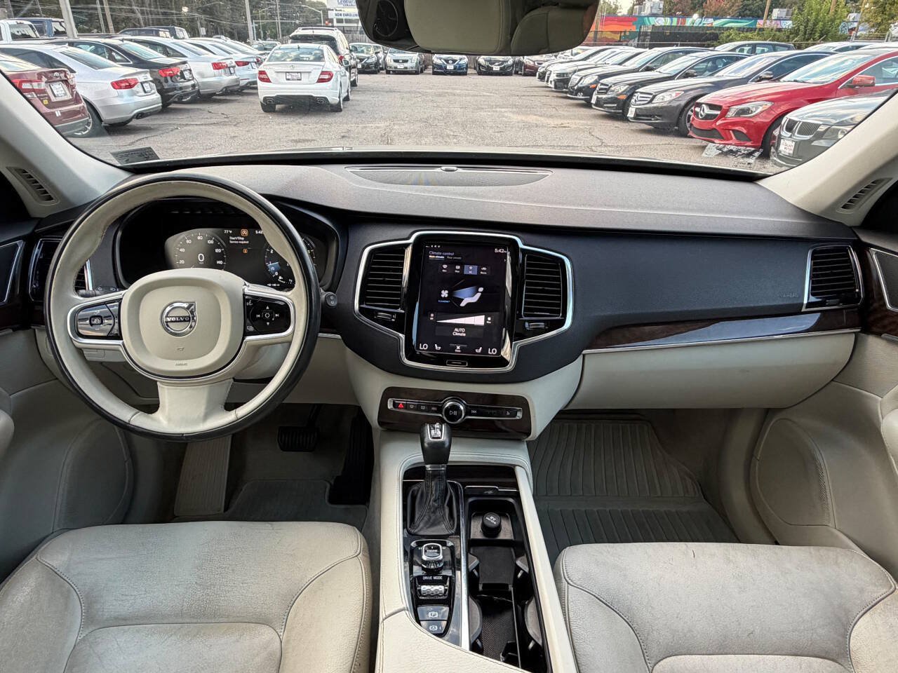 Used 2016 Volvo XC90 T6 Momentum w/ Momentum Plus Package AWD/4WD image 20