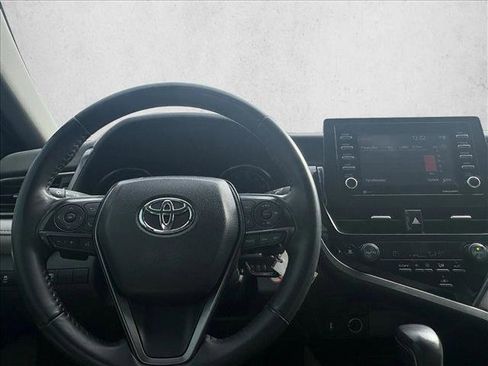 Used 2024 Toyota Camry SE image 16