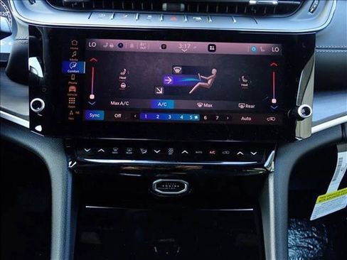 New 2026 Jeep Grand Cherokee Altitude AWD/4WD image 19