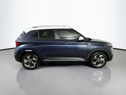 Used 2021 Hyundai Venue FWD image 7