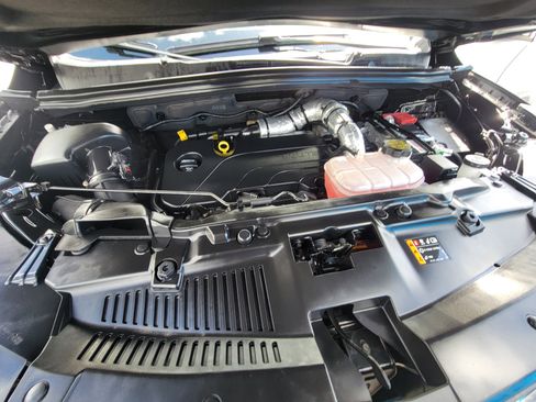 Used 2022 Chevrolet Trax LT w/ Midnight Edition image 25