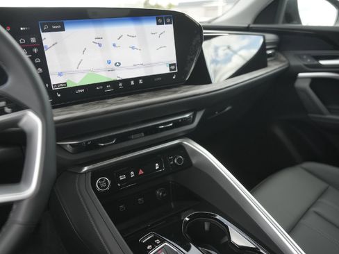 New 2025 Audi Q5 Premium image 9