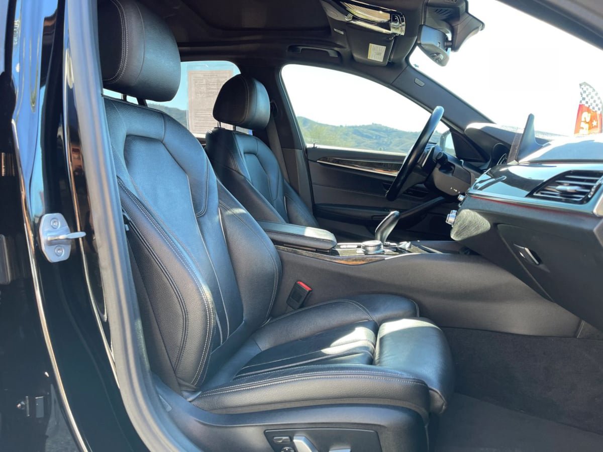Used 2018 BMW 540i w/ Premium Package RWD image 28