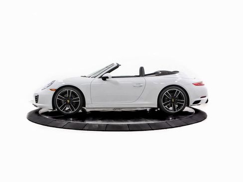 Certified 2018 Porsche 911 Carrera image 2