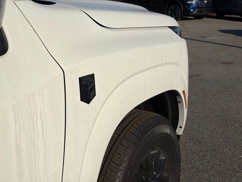 New 2026 Nissan Frontier SV image 9