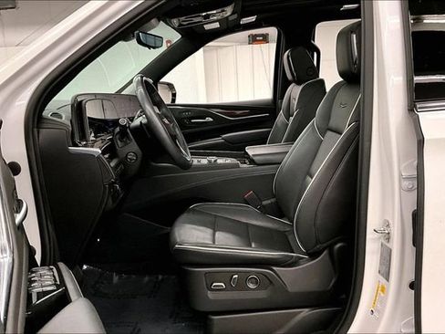 Used 2023 Cadillac Escalade Premium Luxury w/ Performance Package AWD/4WD image 24