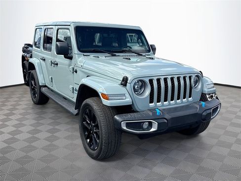 Used 2023 Jeep Wrangler Unlimited Sahara w/ Cold Weather Group image 4