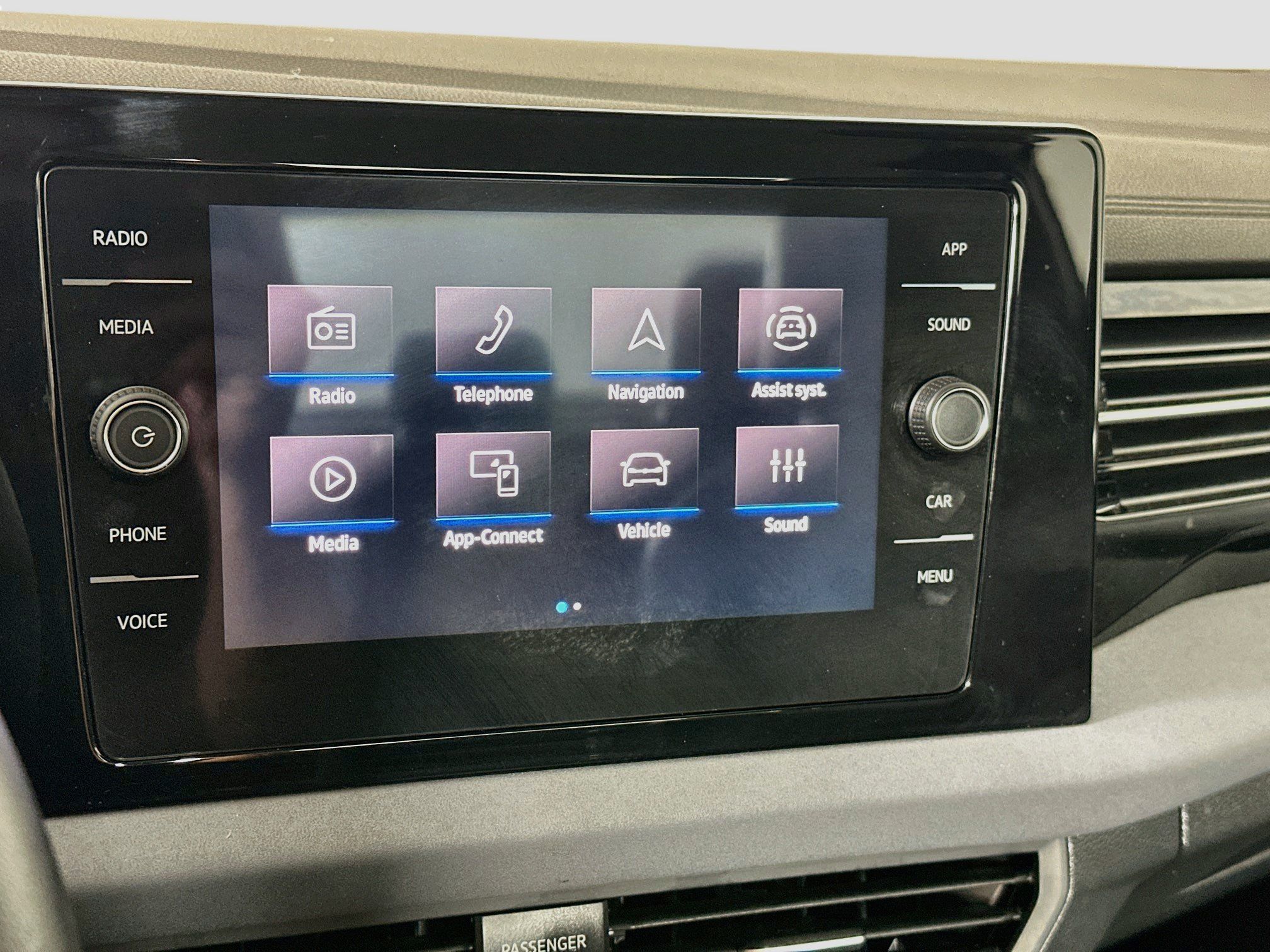 Used 2025 Volkswagen Jetta SE FWD image 21
