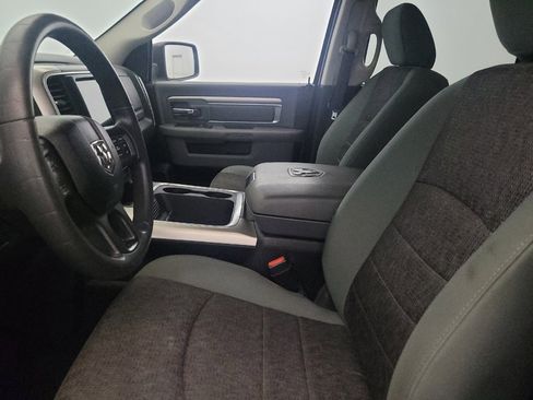 Used 2018 RAM 1500 Classic SLT AWD/4WD image 17