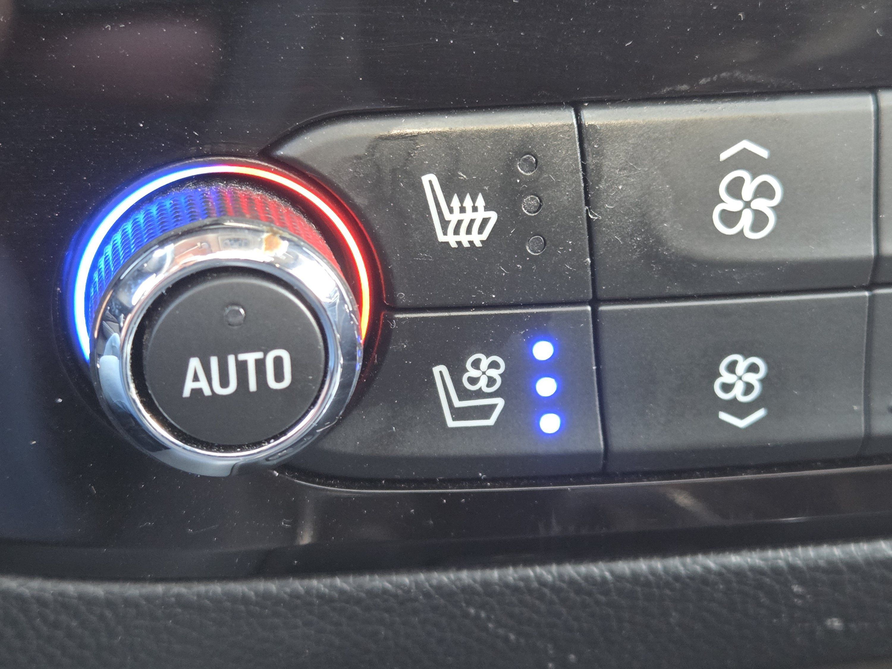 Used 2021 Buick Enclave Premium w/ Sun and Sites Package AWD/4WD image 13