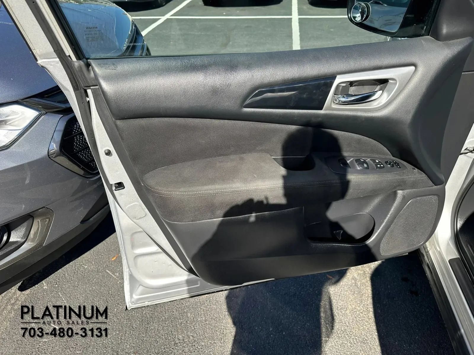 Used 2015 Nissan Pathfinder SV w/ Cargo Package FWD image 17