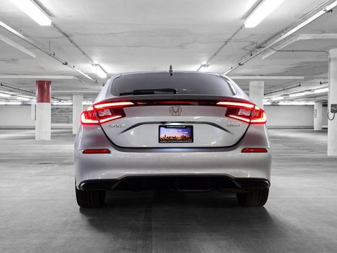 Used 2023 Honda Civic Sport image 9