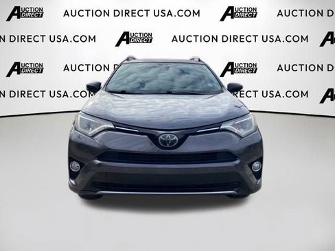 Used 2018 Toyota RAV4 XLE image 2