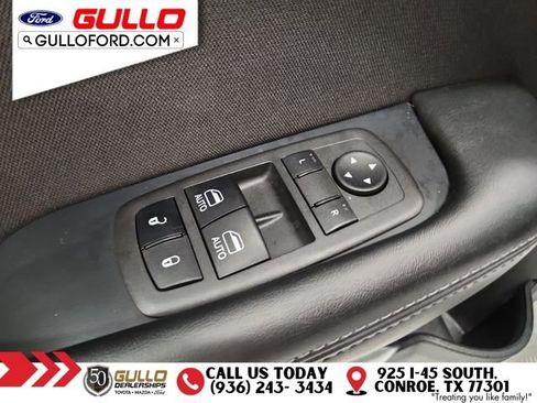 Used 2022 Dodge Challenger R/T w/ Performance Handling Group image 18