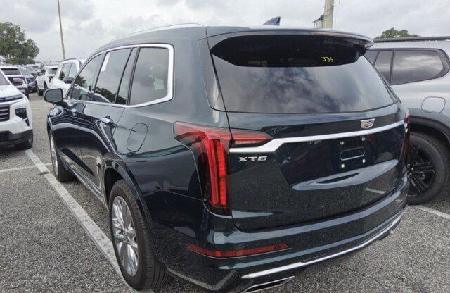 Used 2024 Cadillac XT6 Premium Luxury w/ Technology Package FWD image 4