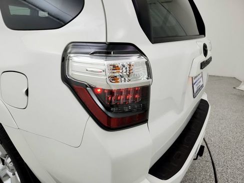 Used 2021 Toyota 4Runner SR5 Premium w/ Moonroof Package AWD/4WD image 32