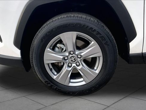 Used 2025 Toyota RAV4 LE AWD/4WD image 11