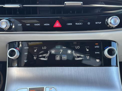 Certified 2026 Genesis GV70 2.5T Advanced image 32