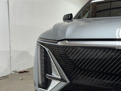 Certified 2024 Cadillac Lyriq Tech w/ Driver Assist Package RWD image 10