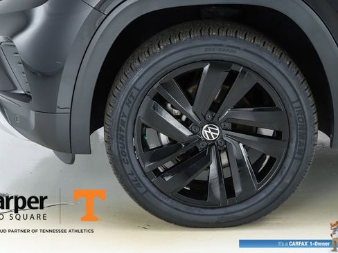 Used 2023 Volkswagen Atlas Cross Sport SE w/ Panoramic Sunroof Package image 5