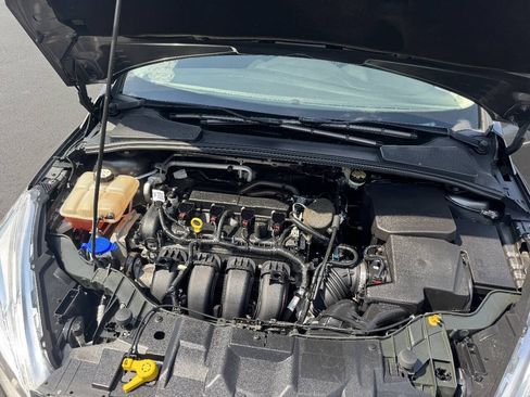 Used 2015 Ford Focus SE w/ Reverse Sensing Package FWD image 21
