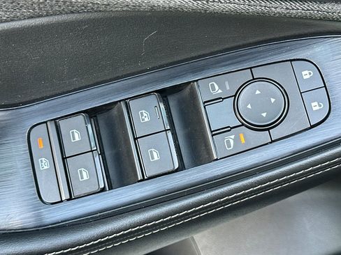 Certified 2023 Nissan Rogue SV FWD image 12