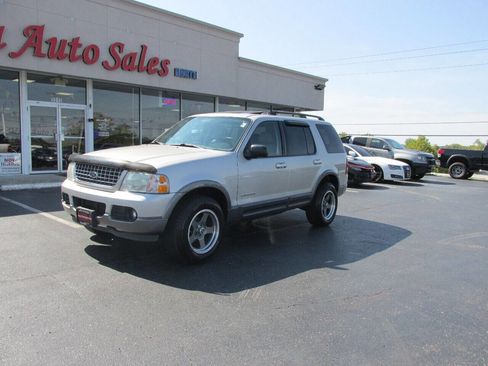 Used 2004 Ford Explorer Sport XLT image 4