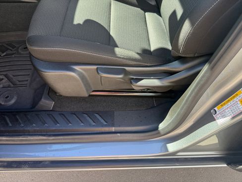 Used 2024 Chevrolet Colorado LT w/ LT Convenience Package image 15