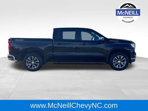 Used 2024 Chevrolet Silverado 1500 LT image 9
