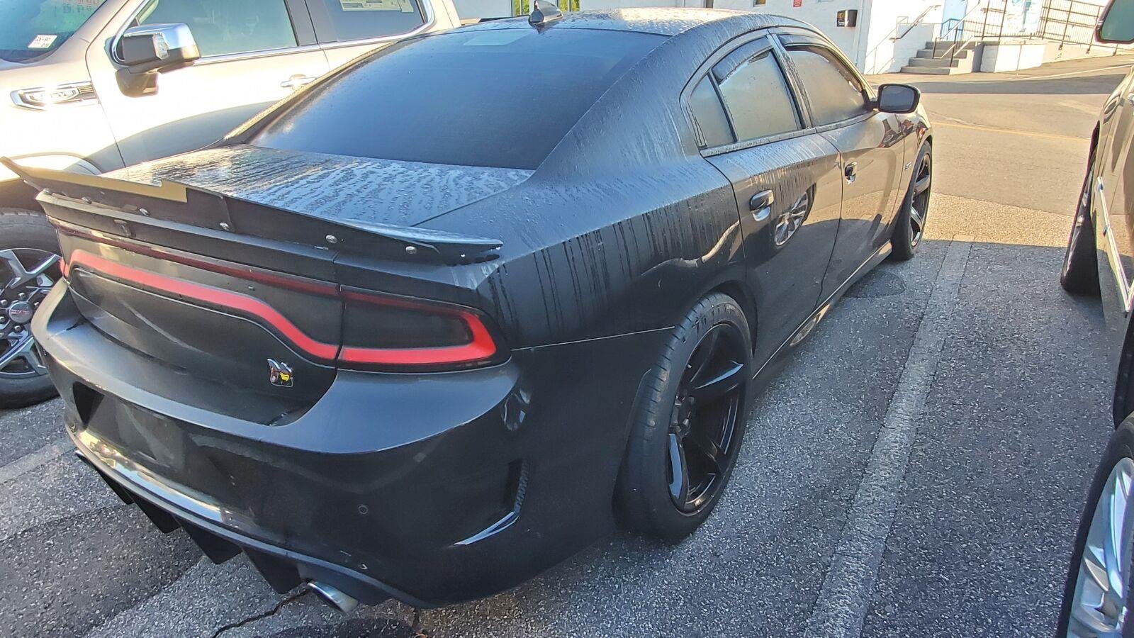 Used 2018 Dodge Charger R/T Scat Pack w/ Beats Audio Group RWD image 9