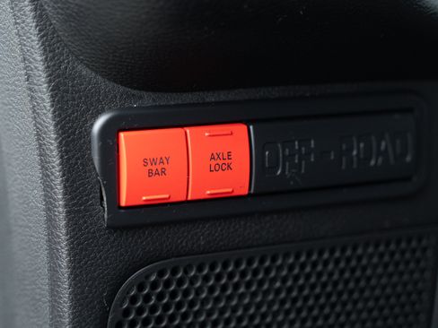 Used 2016 Jeep Wrangler Unlimited Rubicon image 11